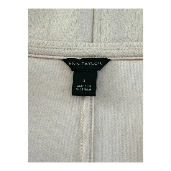 Ann Taylor Women’s Small Pink Ruffle Puff Sleeve Top - Picture 4 of 8